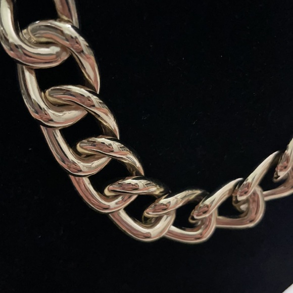 Lydell Chunky Gold Chain Necklace - Picture 3 of 7
